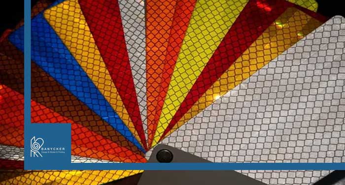 مزایای استفاده از برچسب ترافیکی در جاده‌ها و محیط‌های صنعتی