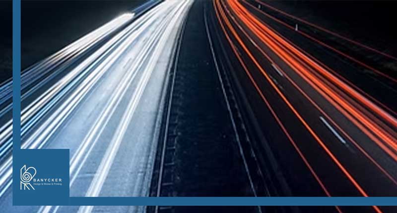 برچسب‌های بازتاب‌دهنده و شب‌نما؛ ایمنی در شب و شرایط جوی نامساعد